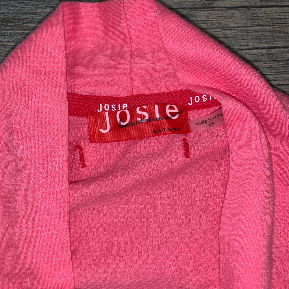 Pink Robe - Picture 1 of 6